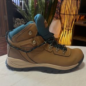 Columbia Newton Ridge Plus